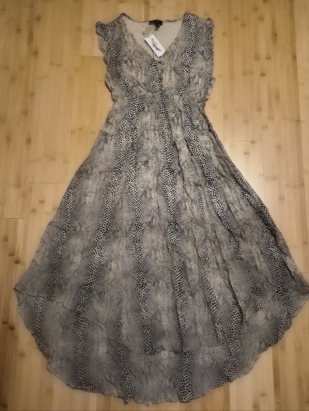 ​NWT Jessica Simpson Gabbie Snake Print High Low Midi Dress Medium Gardenia Geo